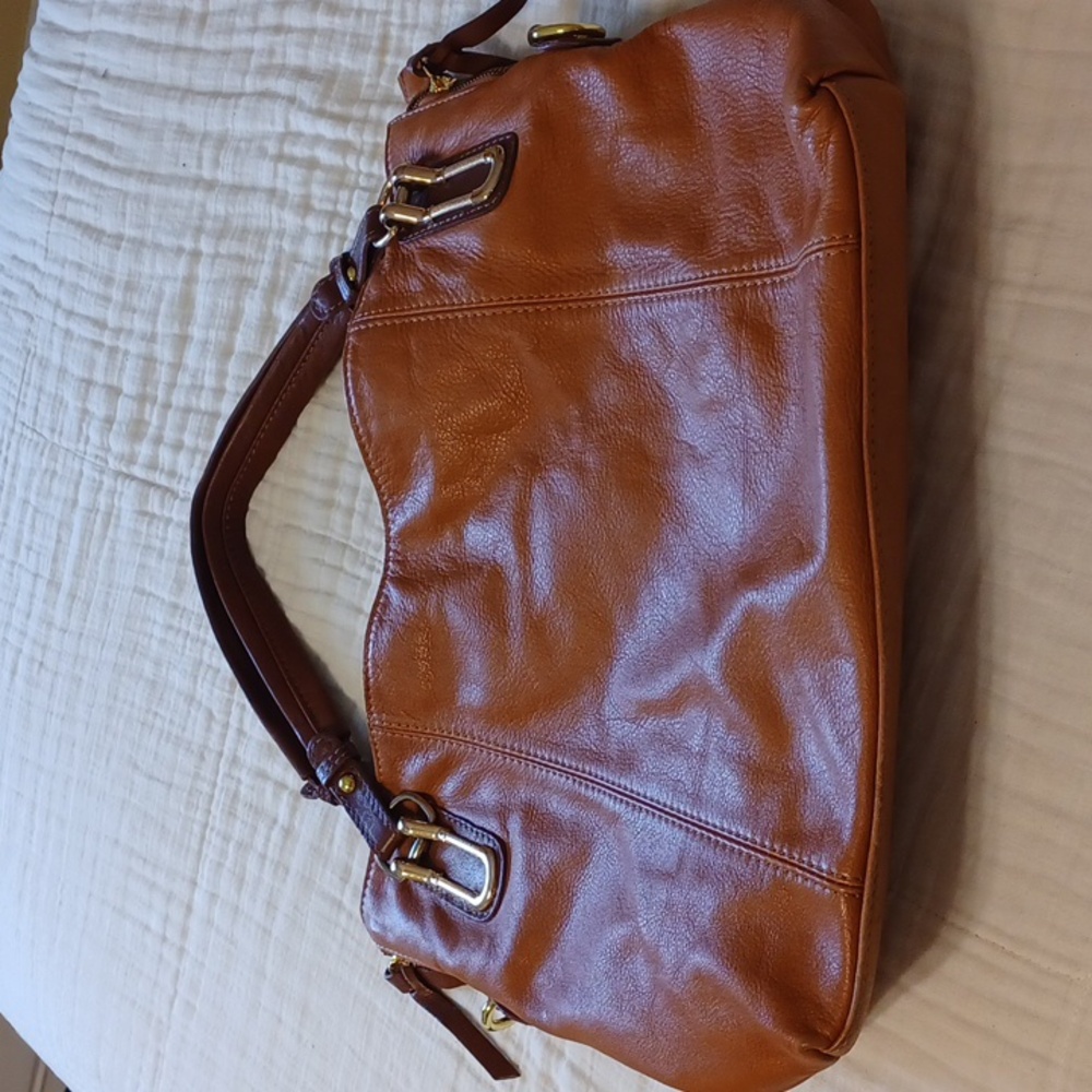 Lavorazione Artigianale 100% leather pocketbook. Missing crossbody strap.